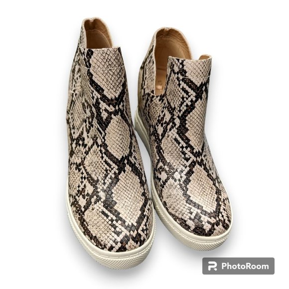 Express Wedge Heel Slip On Ankle Booties Snake Print Black Tan Sneaker Soles 8 - Picture 3 of 7